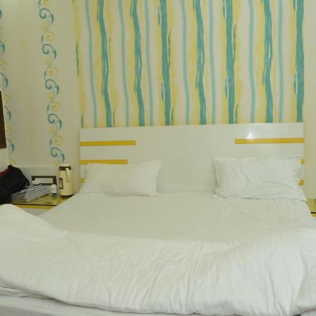 Hotel Paradise Inn Auraiya 外观 照片