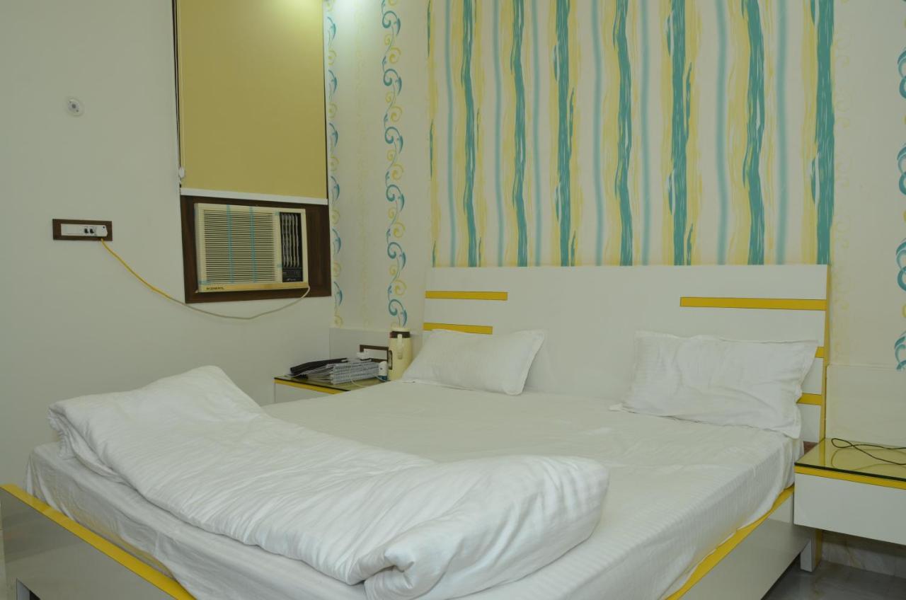 Hotel Paradise Inn Auraiya 外观 照片