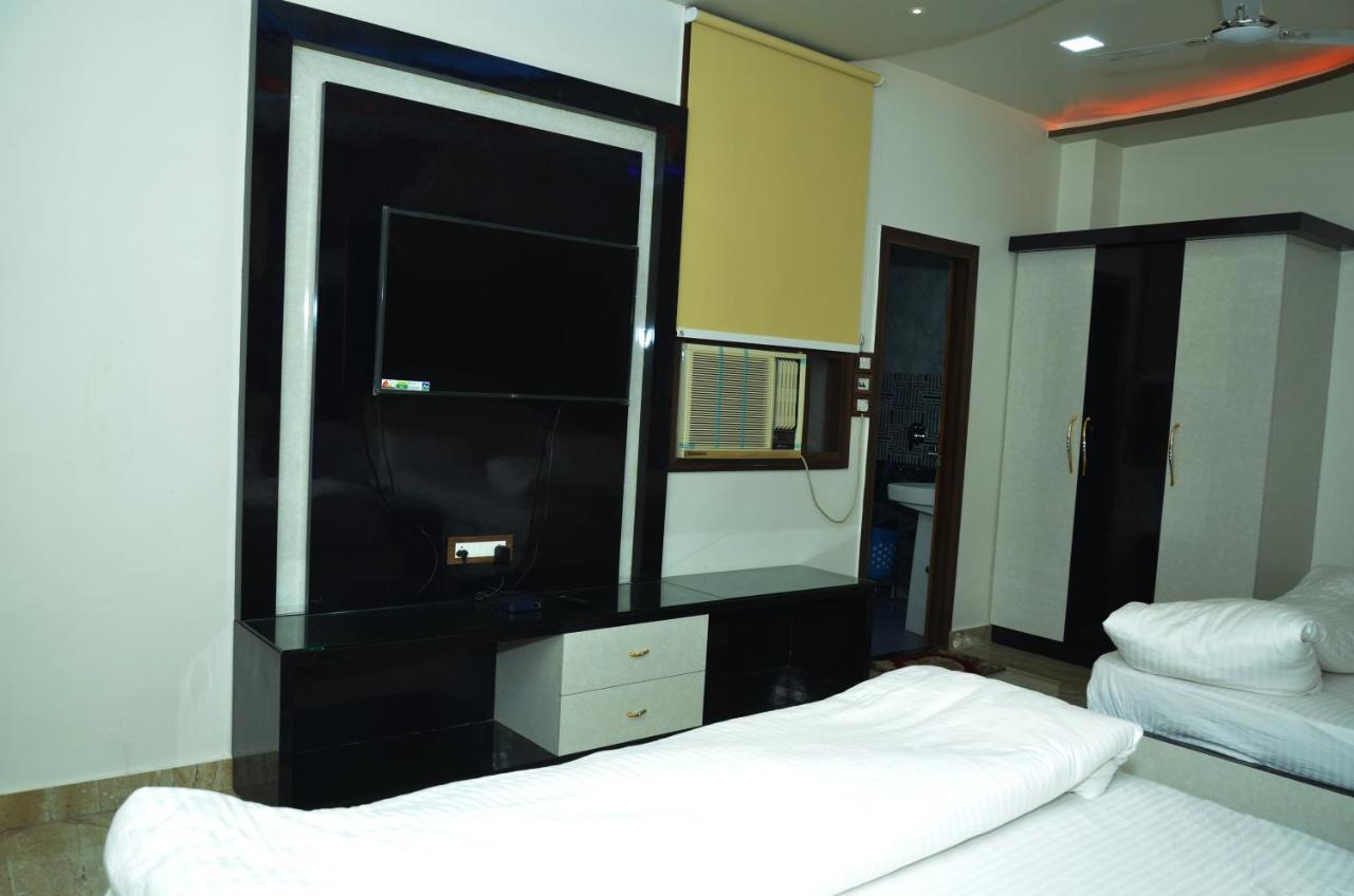 Hotel Paradise Inn Auraiya 外观 照片