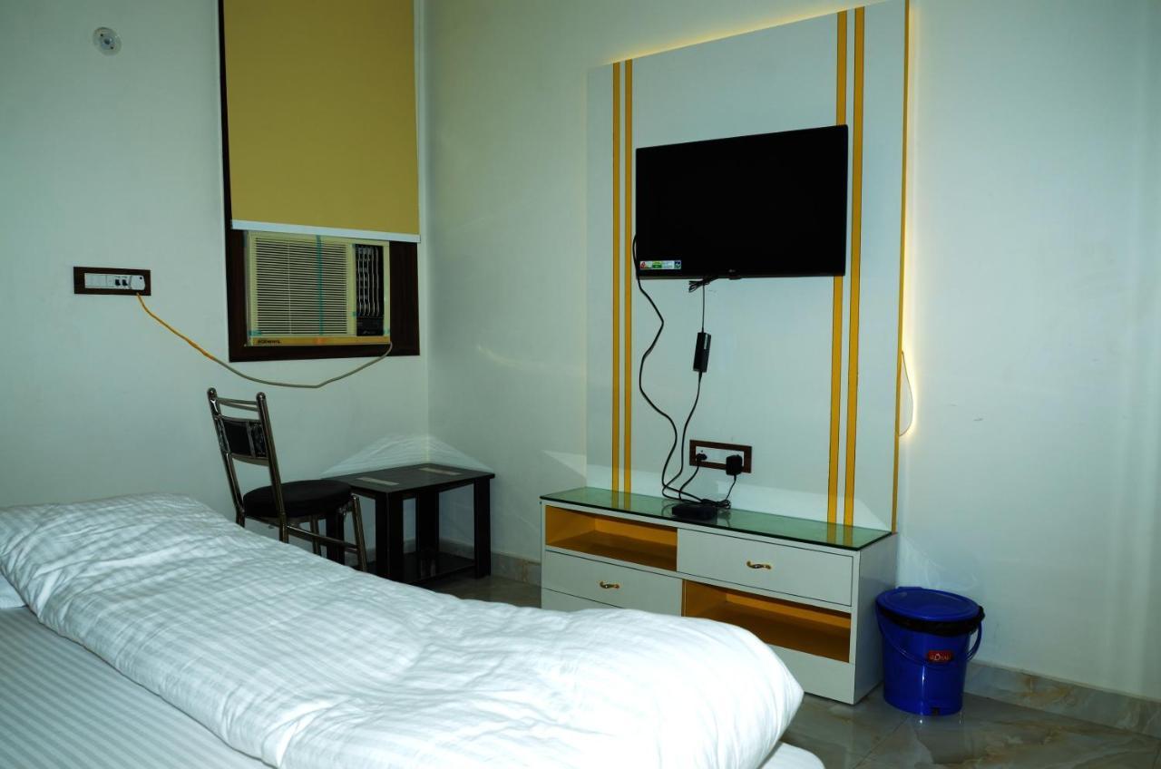 Hotel Paradise Inn Auraiya 外观 照片