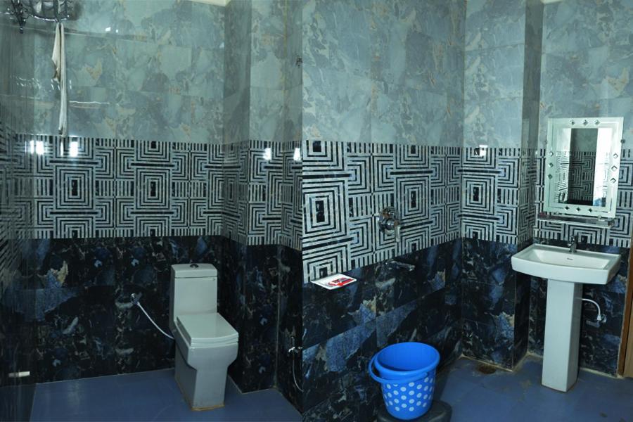 Hotel Paradise Inn Auraiya 外观 照片