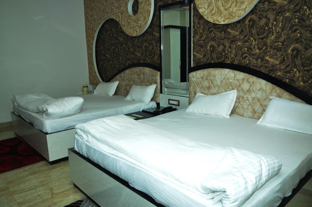 Hotel Paradise Inn Auraiya 外观 照片